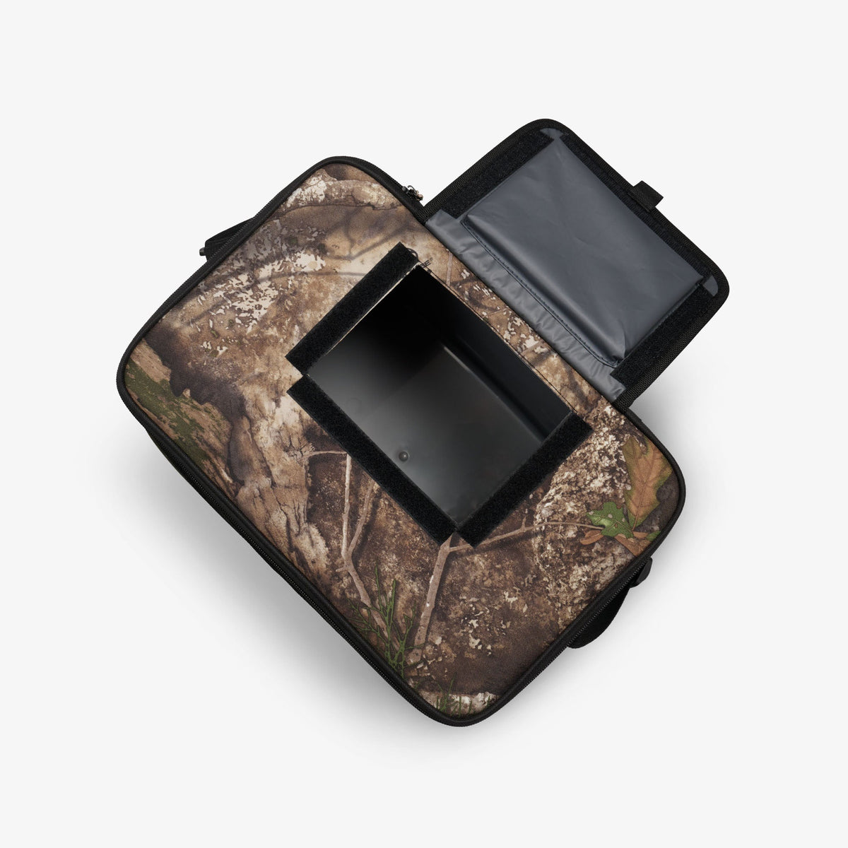 realtree-apx-hlc-28-can-bag-e3 00064354-O3-2025.jpg