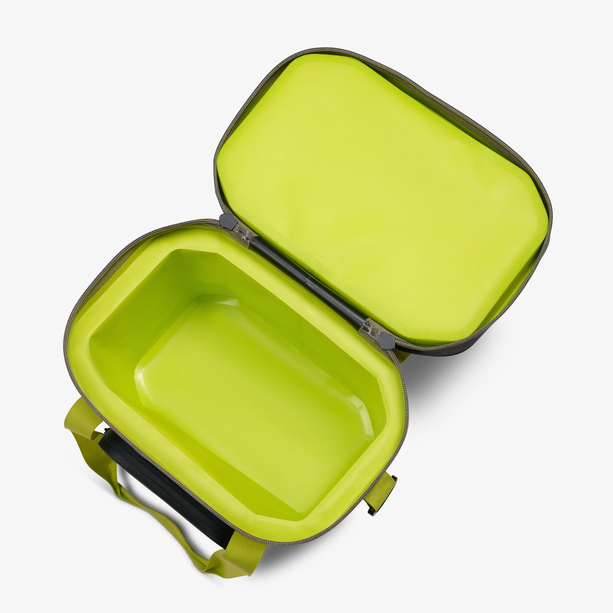 trailmate-18-can-cooler-bag-i4 00066772-O2.jpg