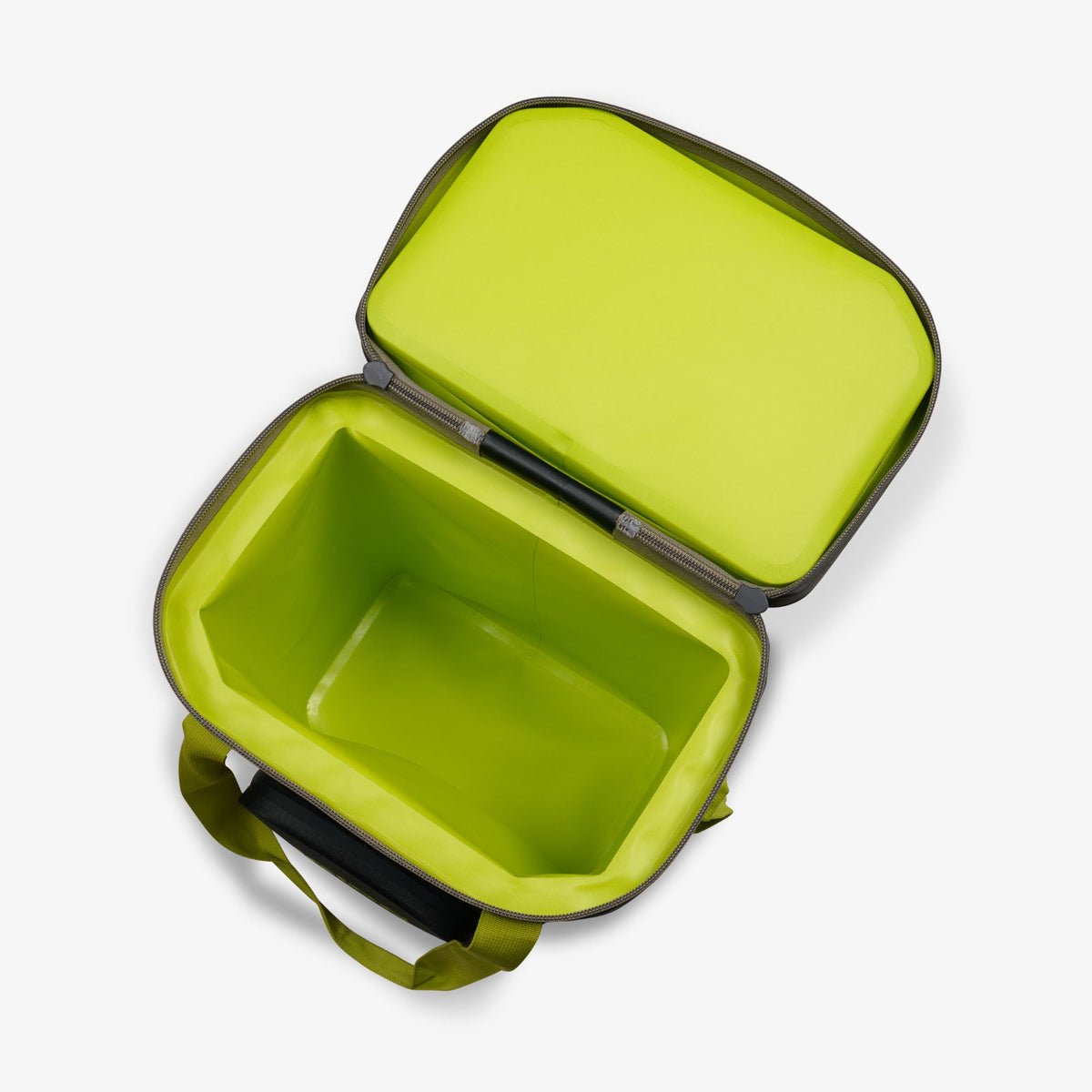 trailmate-32-can-backpack-a9 00066774-O2.jpg